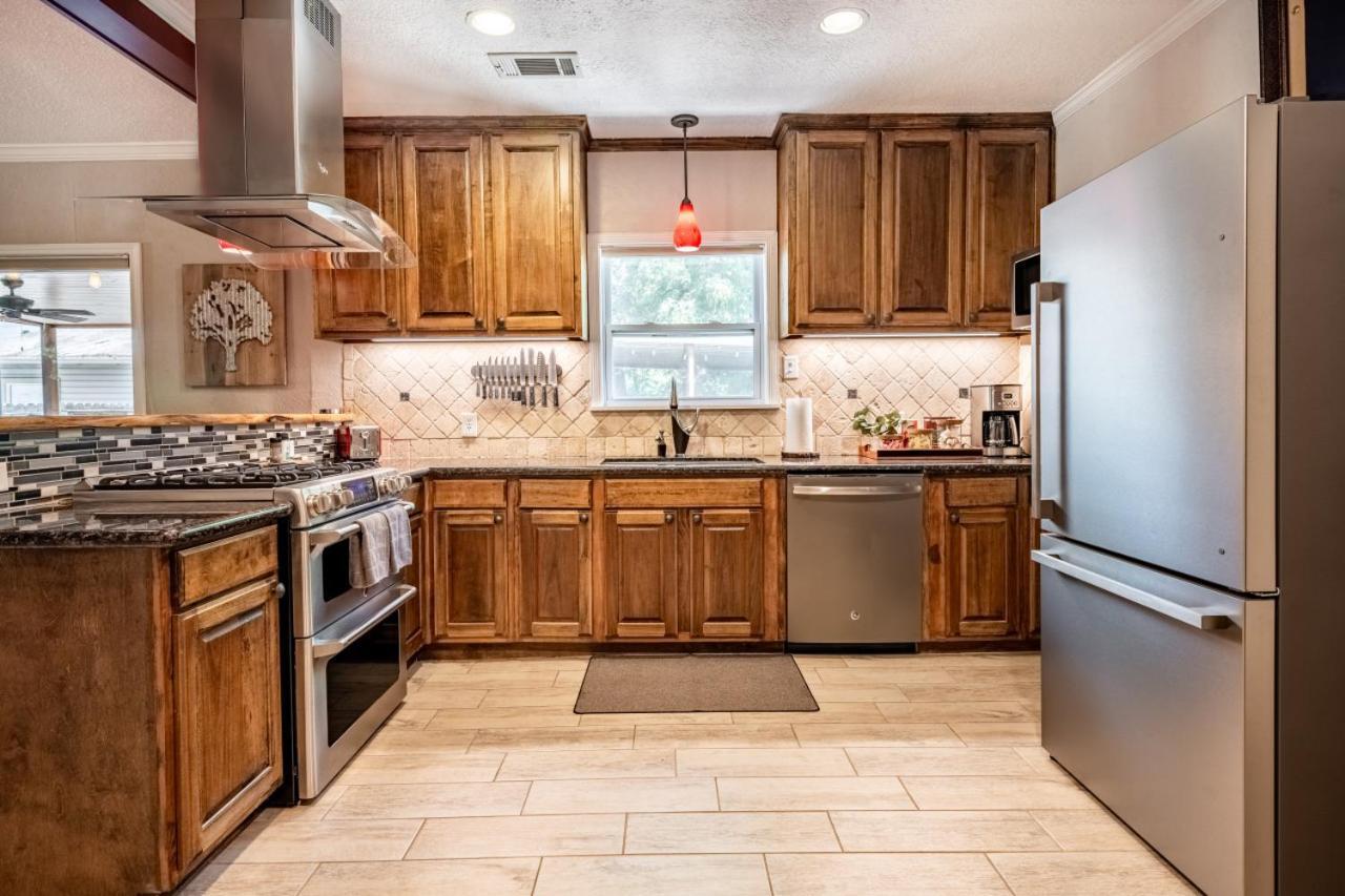 Villa Ol Sarge Retreat Outdoor Amenities Cozy Charm Bryan Exterior foto