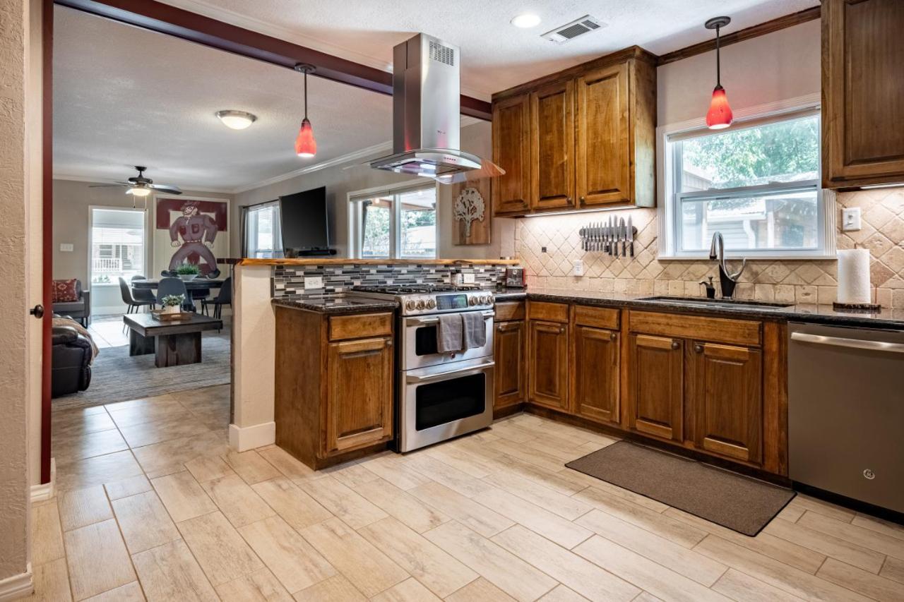 Villa Ol Sarge Retreat Outdoor Amenities Cozy Charm Bryan Exterior foto